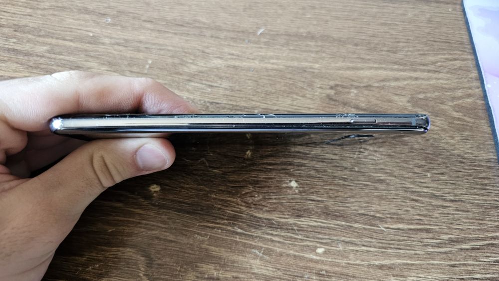 Samsung S10+ citeste anuntul