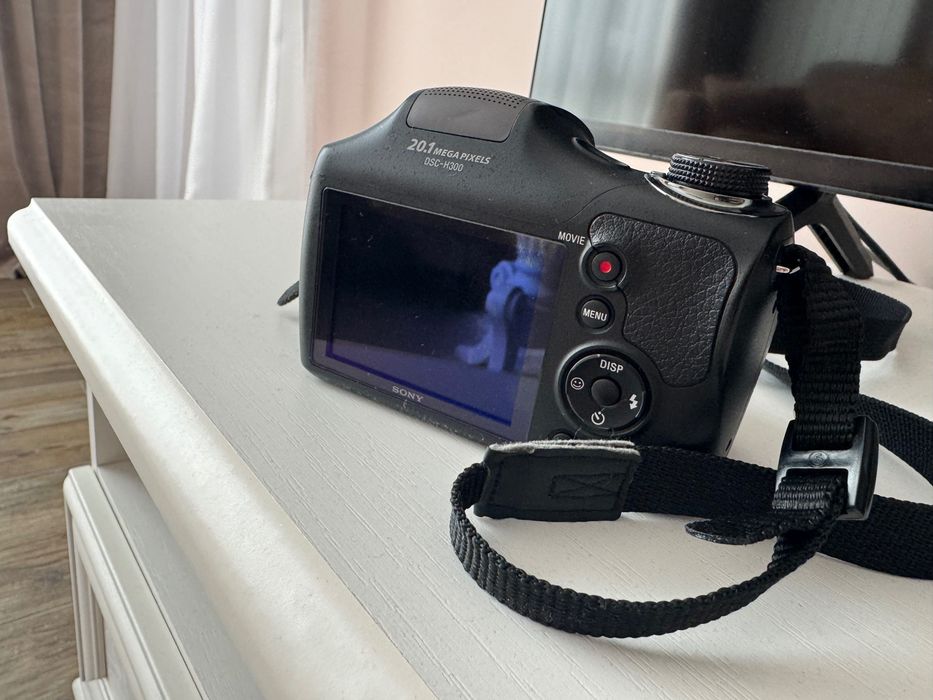 Продавам Sony Cyber-shot DSC-H300 в отлично състояние