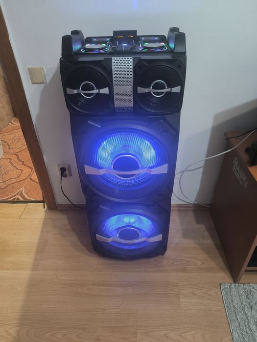 Boxa akai in garanție