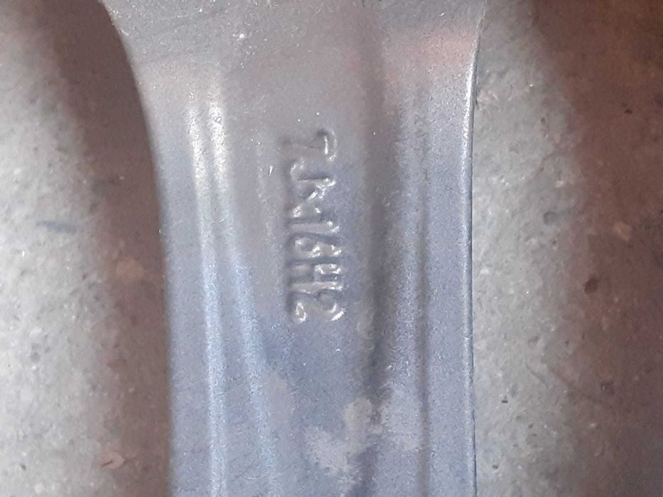 Vand jante echipate cu cauciucuri de iarna 215/55 R16 H
