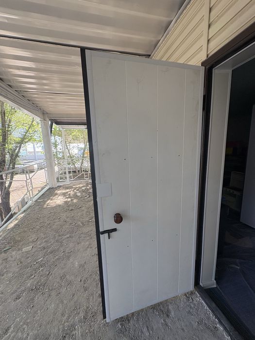 10 дверей продаем