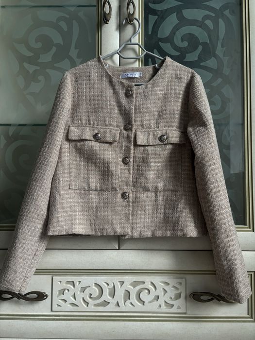 Женский пиджак ( бежевый )