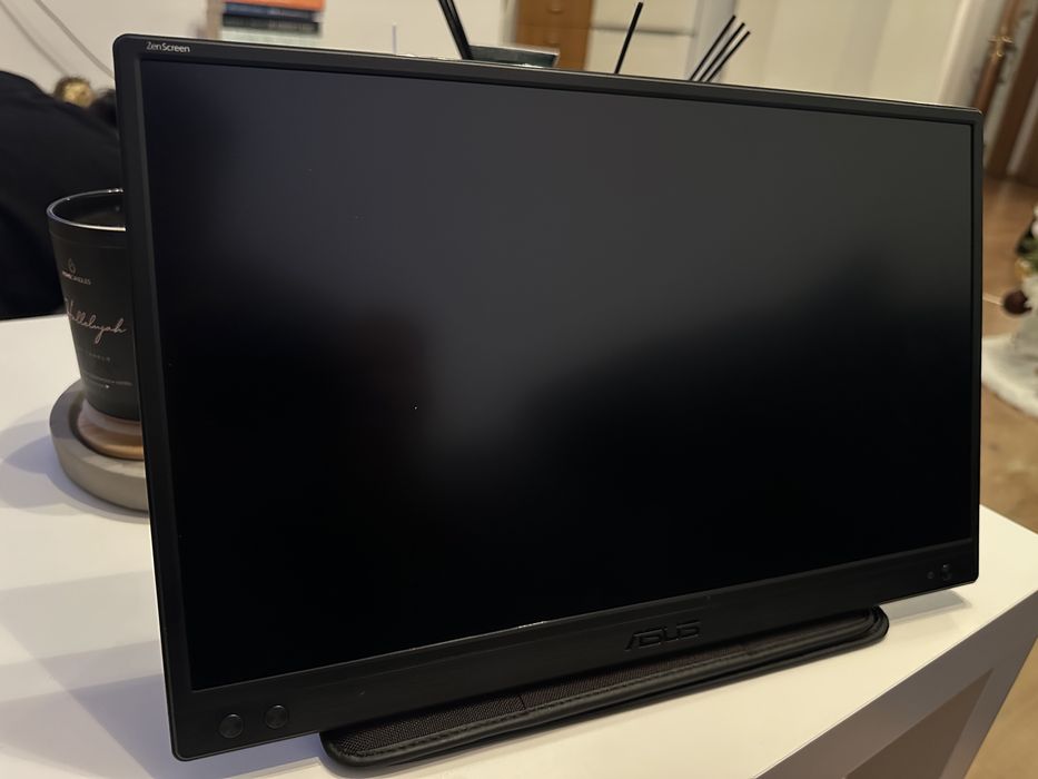 Monitor portabil Asus
