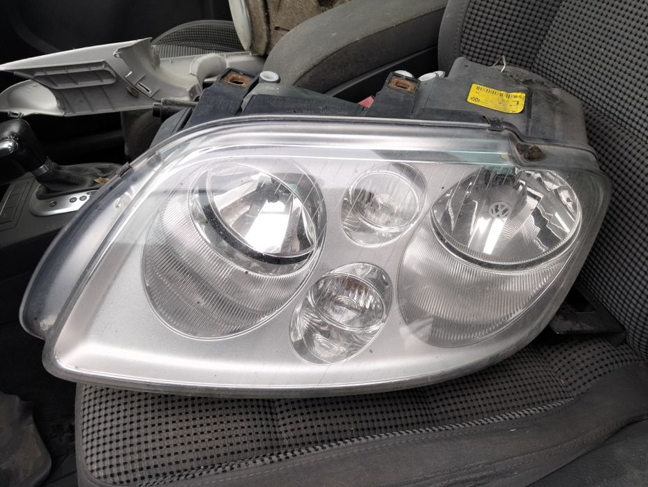Fauri/ far  vw Touran 2005