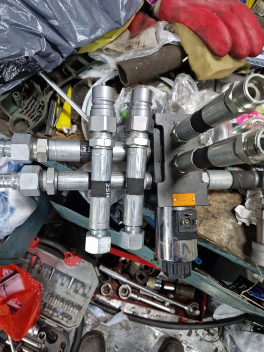 Гидрораспределитель, дивертор.