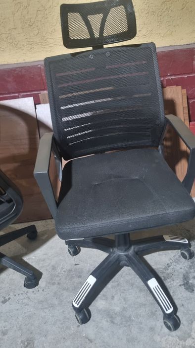 Офисная кресло с