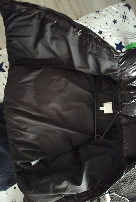 Geacă H&M neagră, mărimea S – NOUĂ (nepurtată)