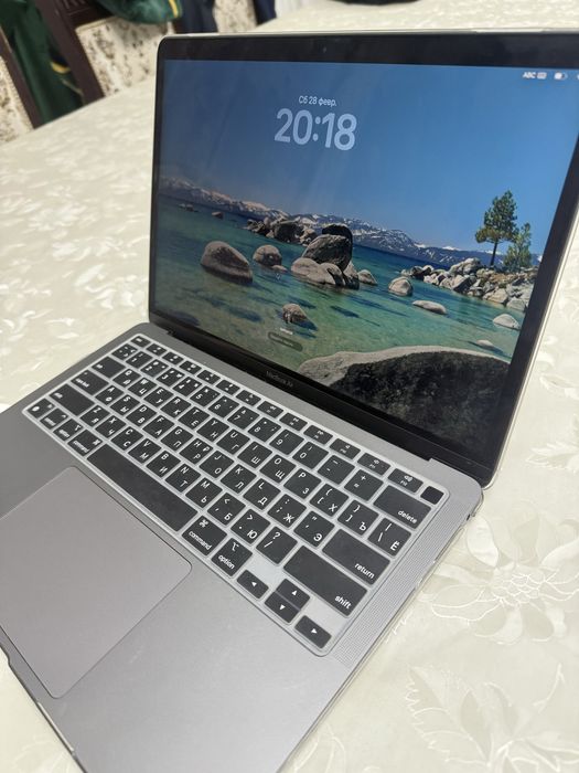 Macbook air13 б/у в идеальном состояний