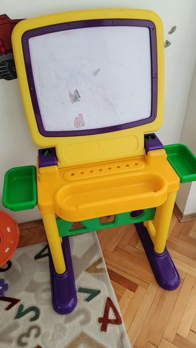 Masă activitate cu tabla magnetica și cariocă!