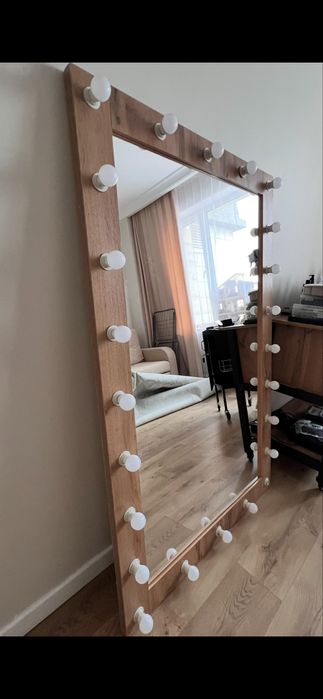 Стол для визажиста