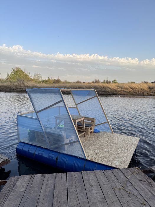 Плот-беседка лодка