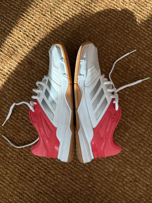 Спортни дамски обувки на Adidas