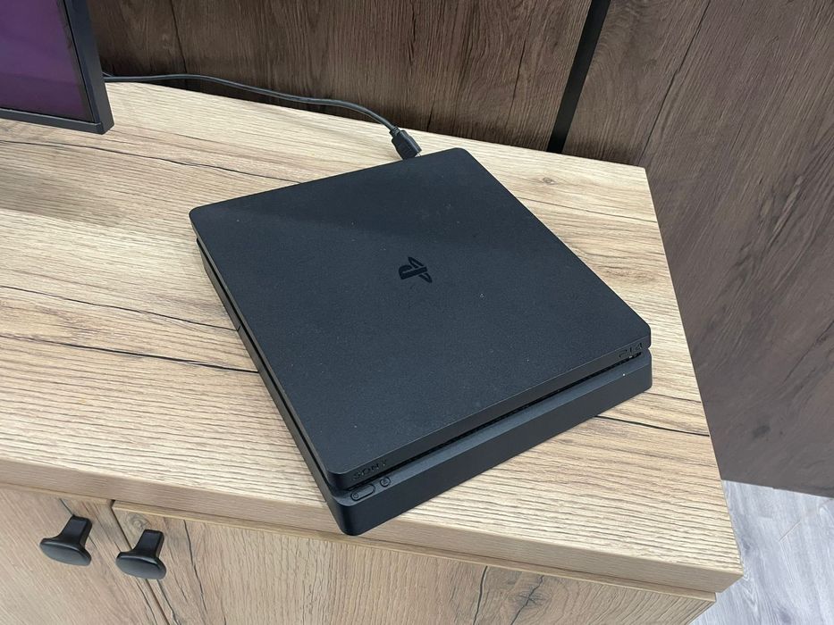 Продам Playstation 4