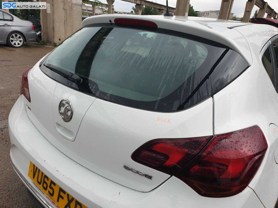 Hayon Haion Portbagaj Dezechipat cu Luneta Geam Sticla Opel Astra J Facelift Hatchback 2009 - 2016 Culoare Z40R [C7319] [C7318]