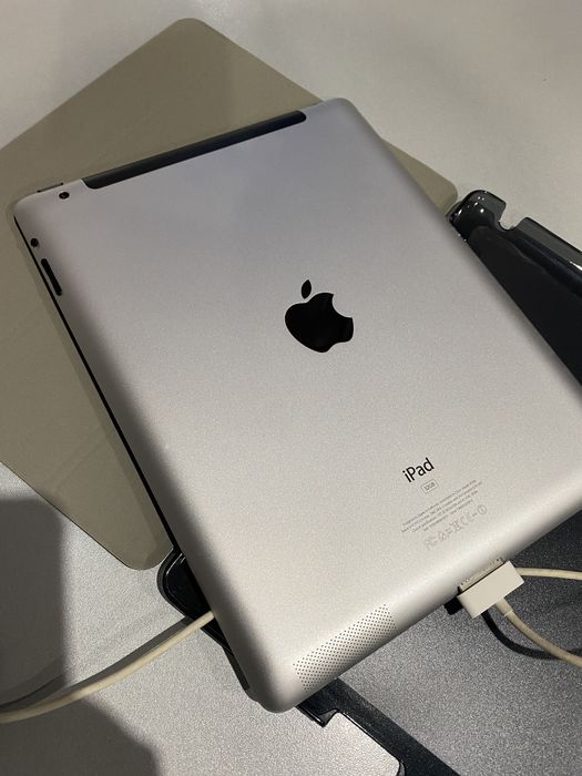 Ipad Argintiu 32 gb .
