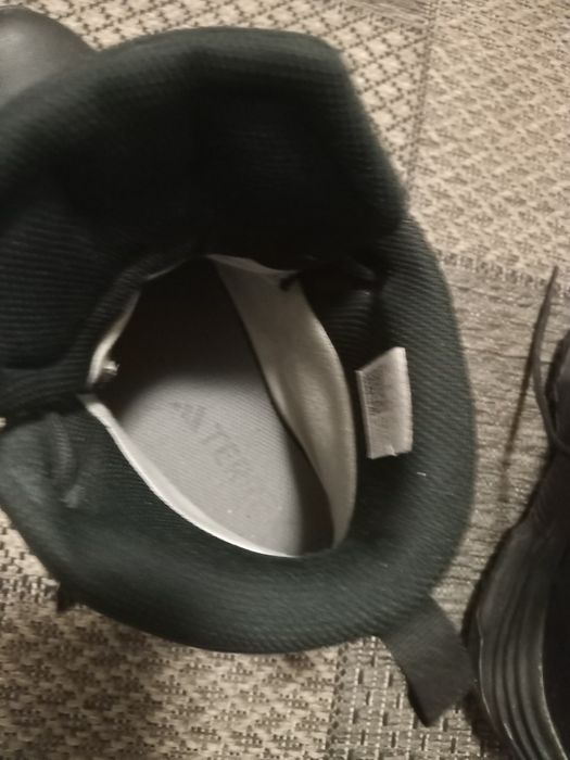 Кроссовки адидас