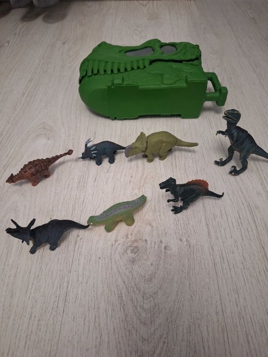 Lot dinozauri plis cutie depozitare.