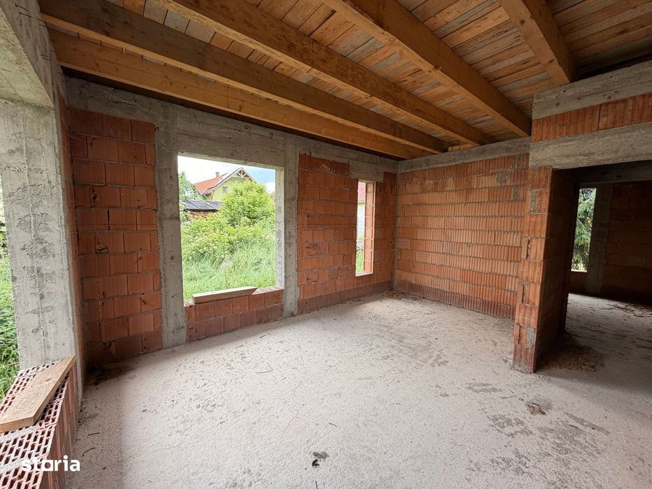 Casă de vânzare 260 mp utili + 1052 mp teren in centrul orasului Covas