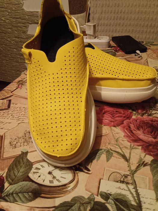 Продам мужские макасины