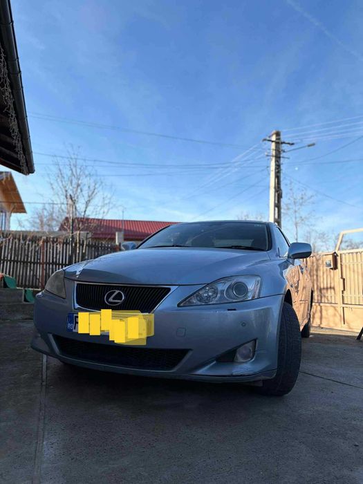 Vand Lexus is 2  2008