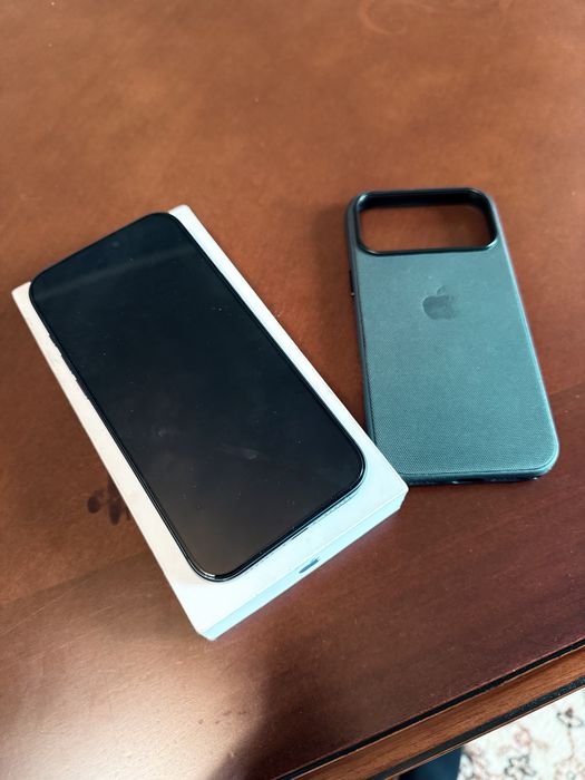 Продам или обменяю iphone 17 pro max 256
