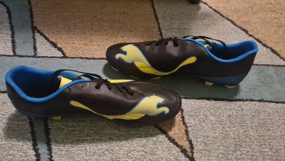 Ghete de fotbal Puma noi 46