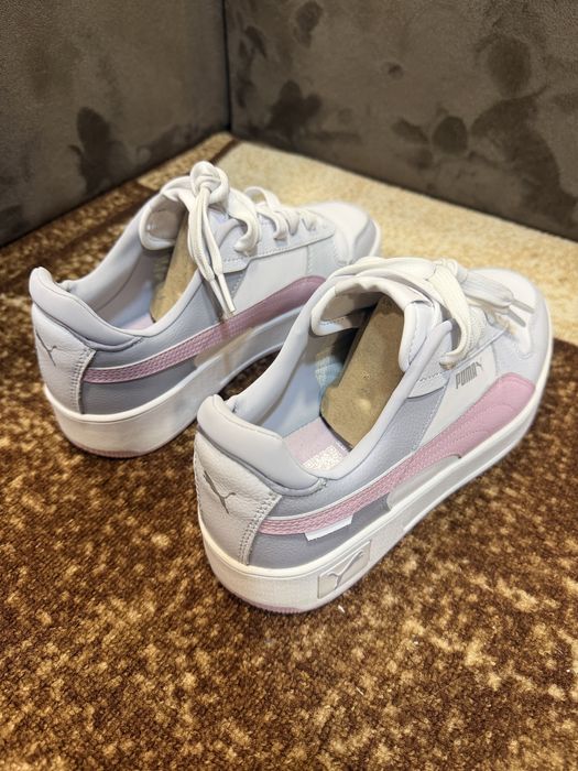 Дамски обувки Puma Carina Street