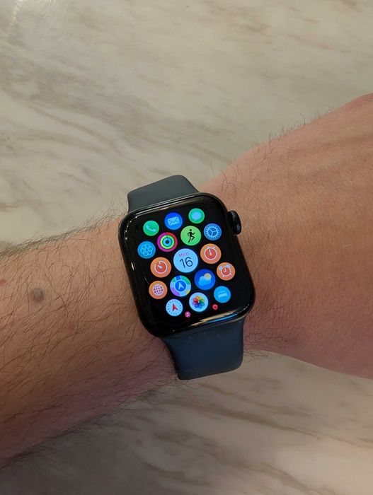 Смарт часы Apple Watch SE 2 40mm