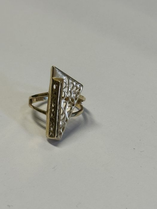 златен дамски пръстен 3.67гр 14к 585