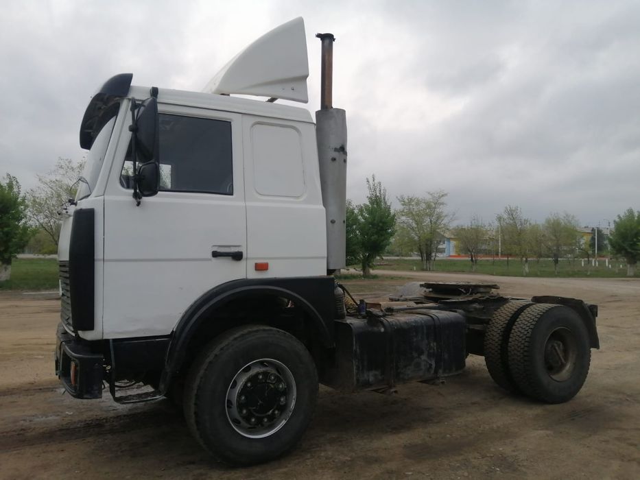 Продам тягач  маз