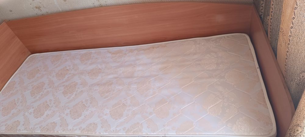 Продам кровать б/у