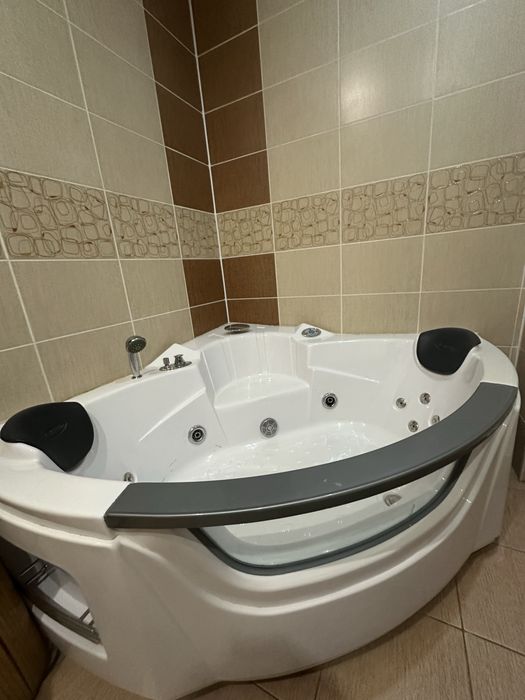 Продам джакузи б/у