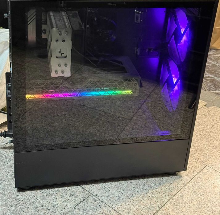 Hope Amanet P10/Unitate PC Gaming i5 13th Radeon RX 9060 XT NITRO+ OC 1TB SSD
