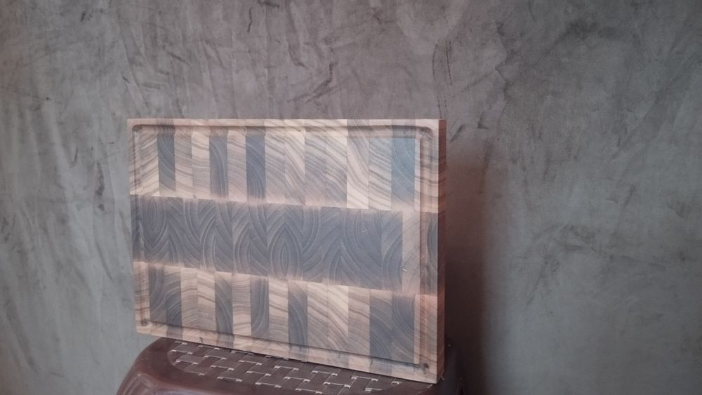 Торцевая разделочная доска из натурального дерева