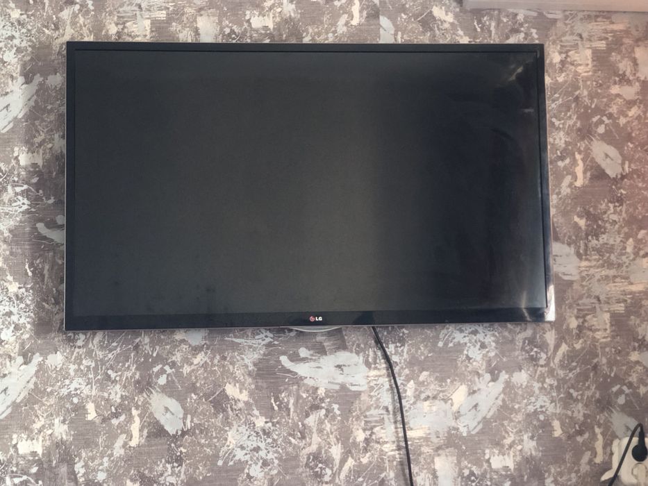 Продам большой смарт телевизор