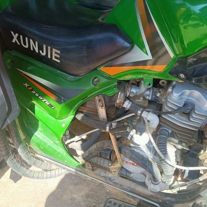 Xunjie motosikl sotiladi 2022yil olingan 2700km yurgan