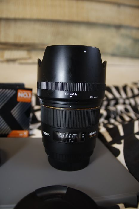 Sigma 85mm F1.4 EX DG HSM