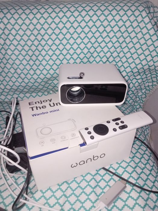 Проектор продам новый