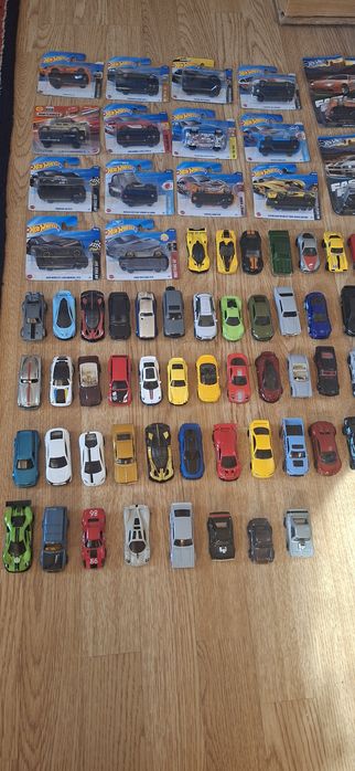 Vând mașinuțe hotwheels