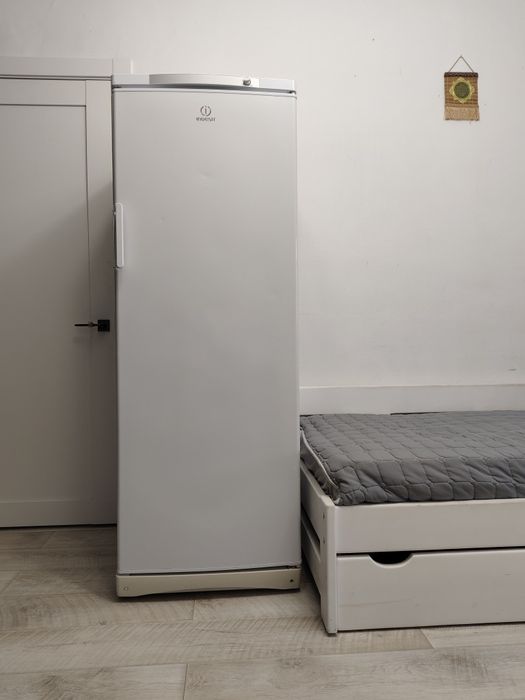 Морозильная камера (морозильник) indesit