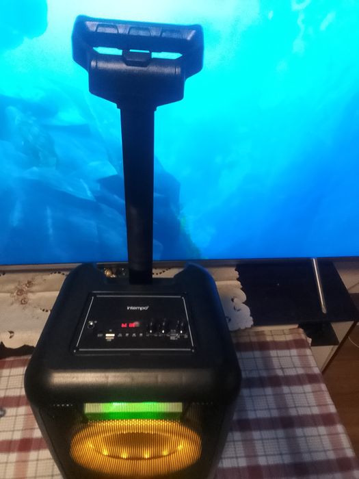 Vadn boxa portabila aproape nouă