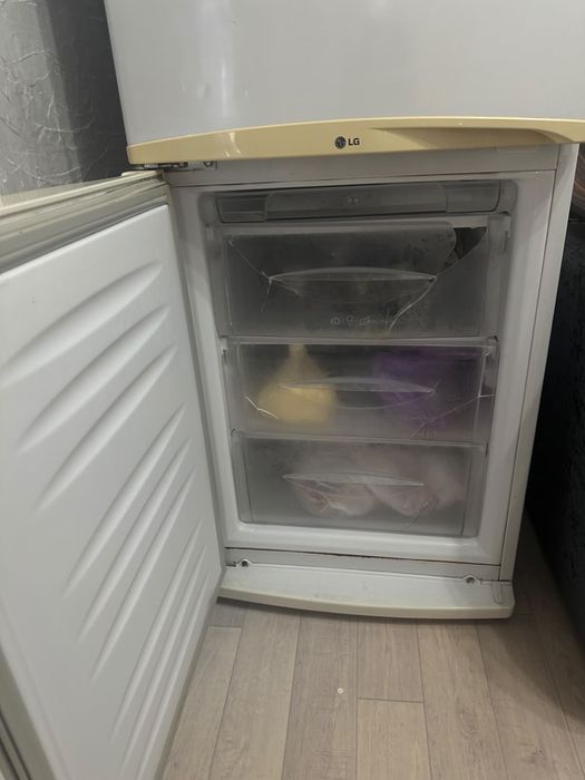 Продам холодильник