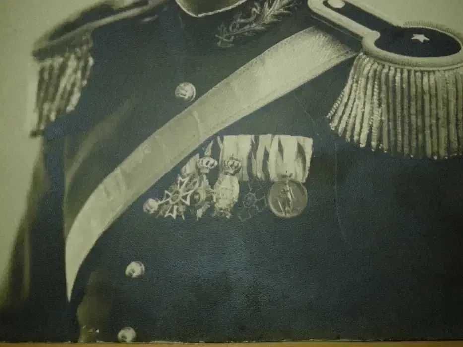 Fotografie interbelica barbat in tinuta militara de gala