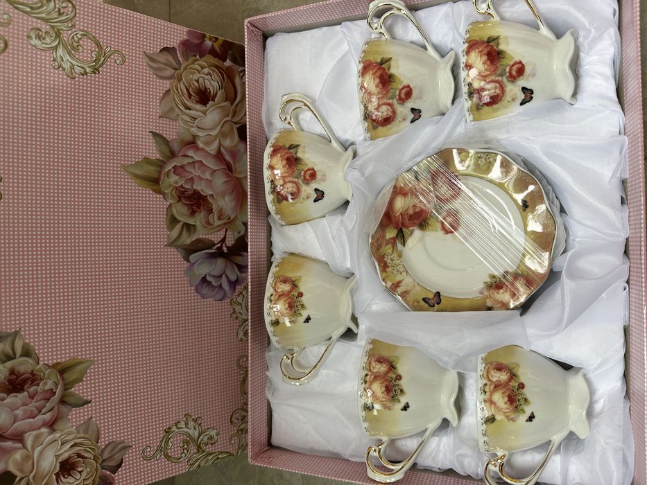 Комплект чаши за кафе с чинийки