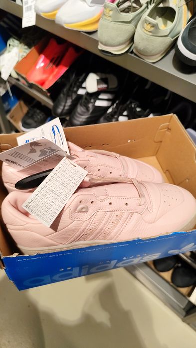 Adidas Rivalry маратонки 42ри, нови