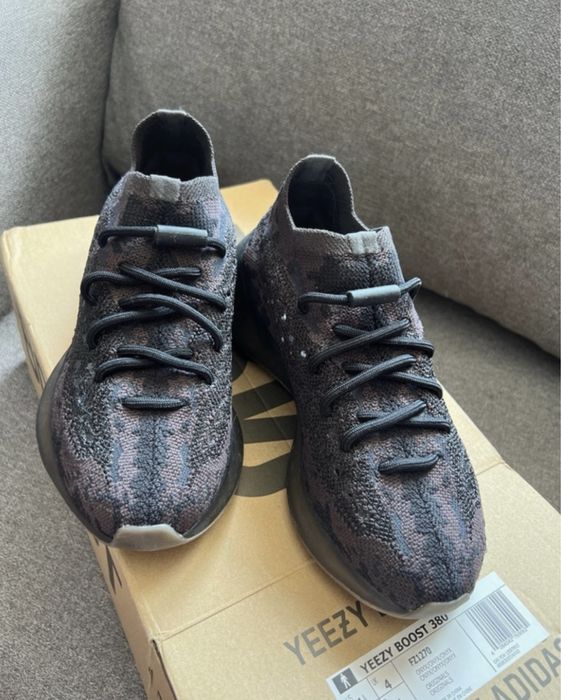 yeezi boost 380 noi nepurtati de vanzare