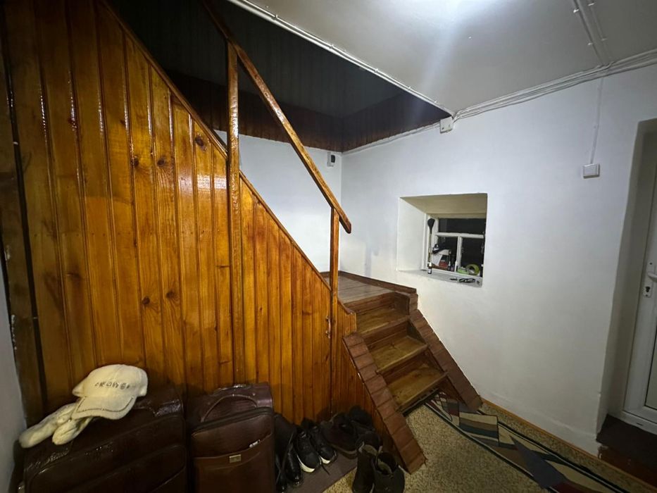 Продам двухэтажный дом