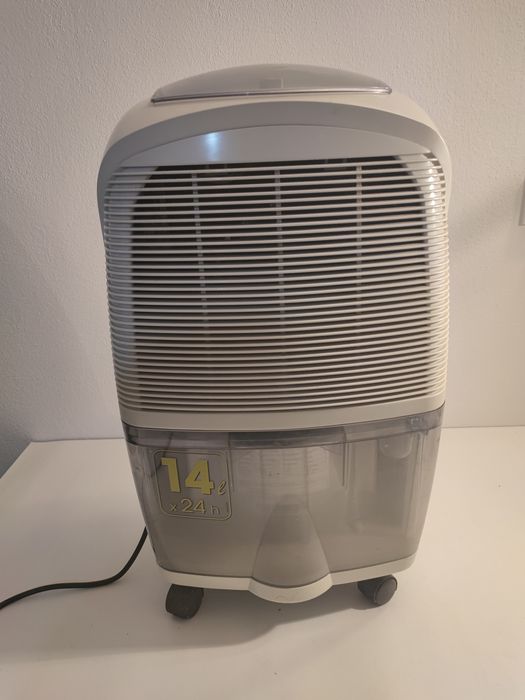 Dezumidificator Delonghi Dec 14 randament 14 L la 24 h