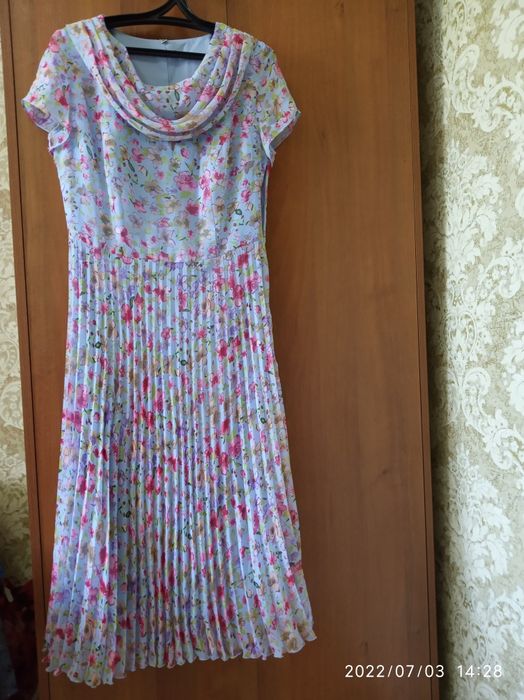 Платье, юбка, юбка.