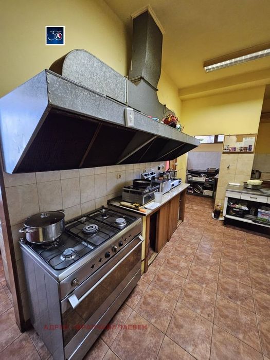 Заведение в Плевен, област-с.Обнова площ 130 цена 250000